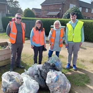 Balderton Parish Council Litter picking