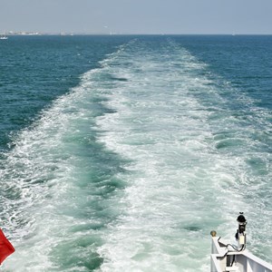 09. Stern wash on the ferry Portsmouth to Fishbourne