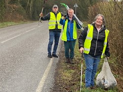 Liz Gibbs, John Whittington, Steve McIntyre and Brenda Hedley litter picking March 2025