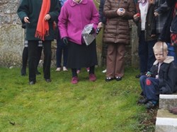 2015 Pasche egg rolling