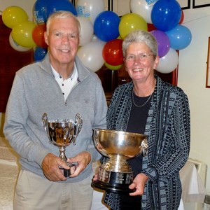 Mens Champion Bill Draycott and Ladies Champion Elaine Wulcko at the Clubs Presentation Evening