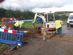 BT Openreach rerouting cables on Hannington Road 'flood area' Nov. 2016