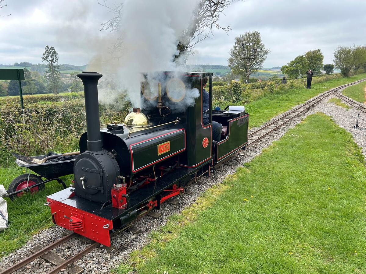 Richard moves Ivor under its own power for the first time at Ropley 27/04/2024