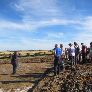 On a sizzling day at Wyfield, 28 volunteers turned out to listen to an initial briefing by Cotswold Archaeology.  Matt explains what he wants this team of volunteers to do in one of two big trenches