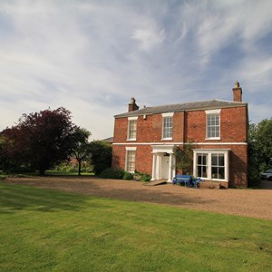 Minting Manor