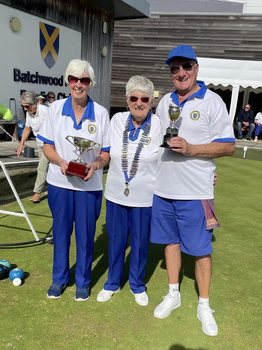 Mixed Pairs winners, Sue Swain and Dave Richardson