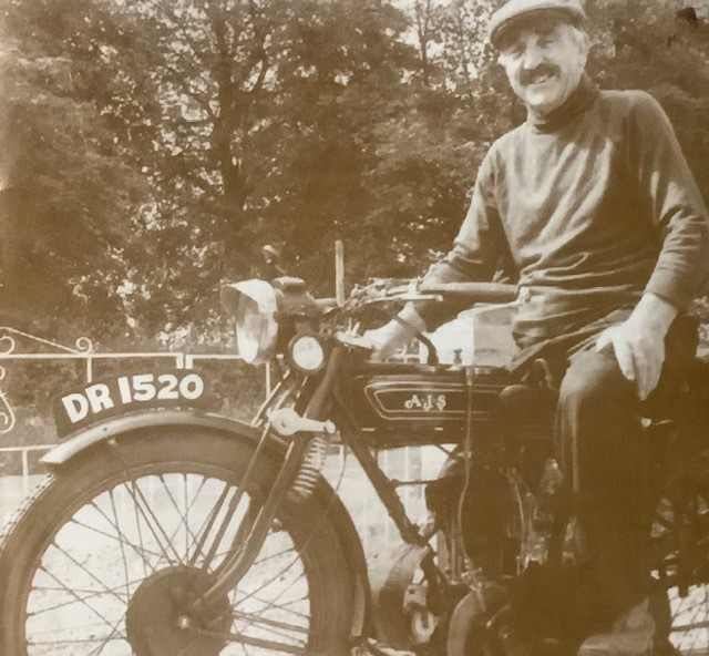 Bucklebury History Group BOB MILLSON REMEMBERS