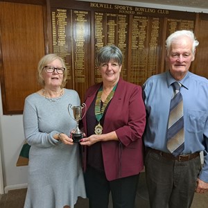 Mr & Mrs winners, Viv H & Dennis