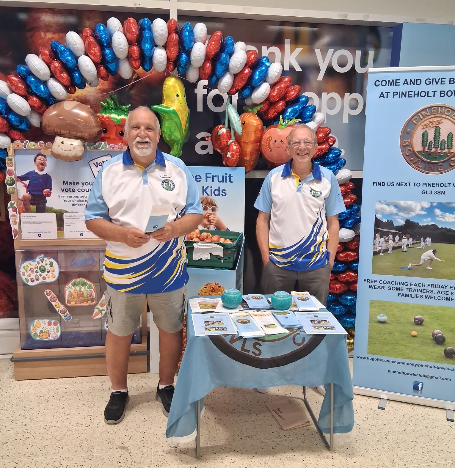 Rod and Les promoting Pineholt Open Day at Tesco's