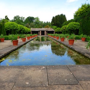06. Hampton Court garden