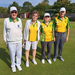 Finalists Mr & Mrs - Clive&Evelyn Underwood & Viv&Dennis Hopkinson