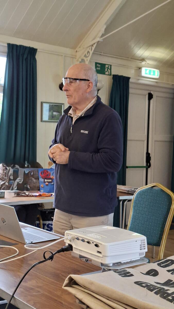 Chris Stewart, The Hop Bine & Hop Pickers of Kent