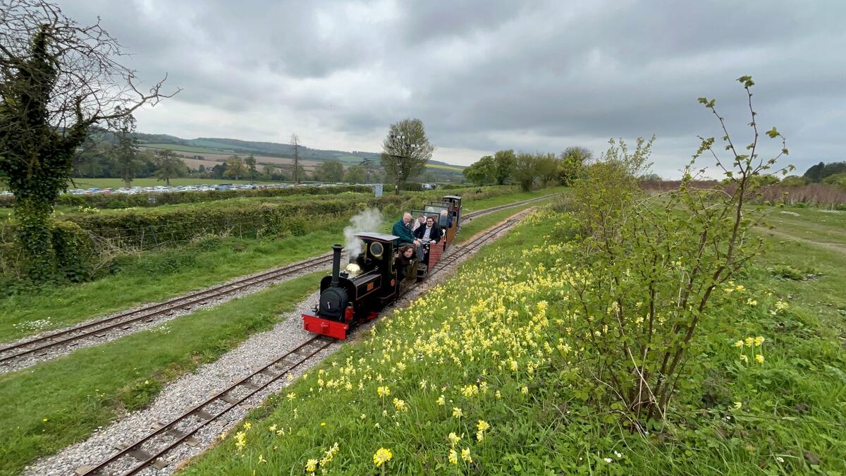 Ivor heads its very first service train back into Ropley High Level 27/04/2024