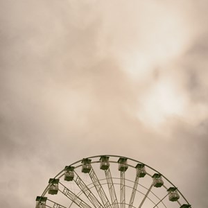 06. Minamalist Ferris Wheel