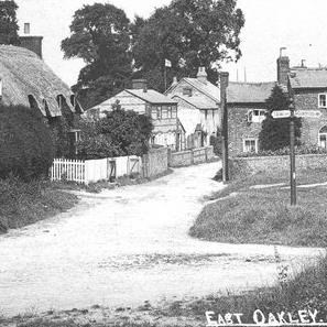 Oakley Lane from Hill Road