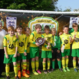 Ros Blackman and the winners of the Under 9's 6-aside competition in 2016