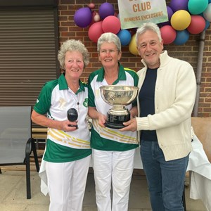 Ladies' Championship Finalists Laura Hastings and Elaine Wulcko with Sponsor Paul Ugo. Winner Elaine