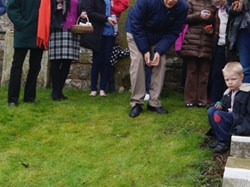 2015 Pasche egg rolling