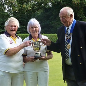 Drawn Pairs Winners - Audrey Olliver & Margaret Beech.  Well done ladies.