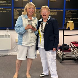 Ladies 2 wood Winner - Shelly Rindsland