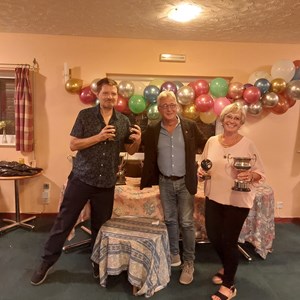 Novices Finalsits Richard Griggs and Winner Chris Wright with Paul Ugo