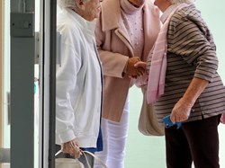 Braeside Bowling  Club PAT SHEPHERD 100th B'DAY