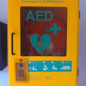 Defibrillator