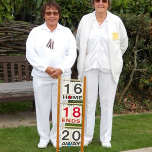 Ladies Pairs Final: winners Lai Parsons and Denise Judge