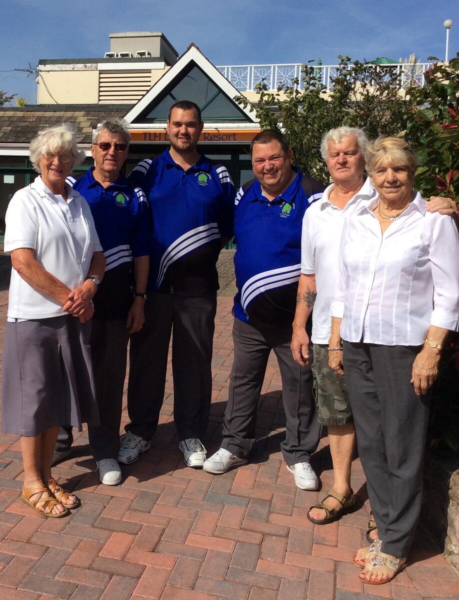 The TK Gang at a slightly breezy Torquay - Sally Burton, Stuart Clayton, Richard Clayton, Steve Clayton, Rob Williams and Maureen Williams