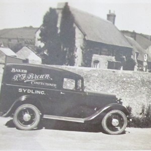Browns Bakers van .Commer built in 1947 9.8 HP