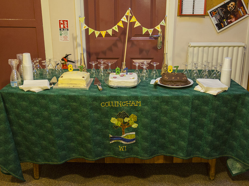Table cloth,cakes & bunting