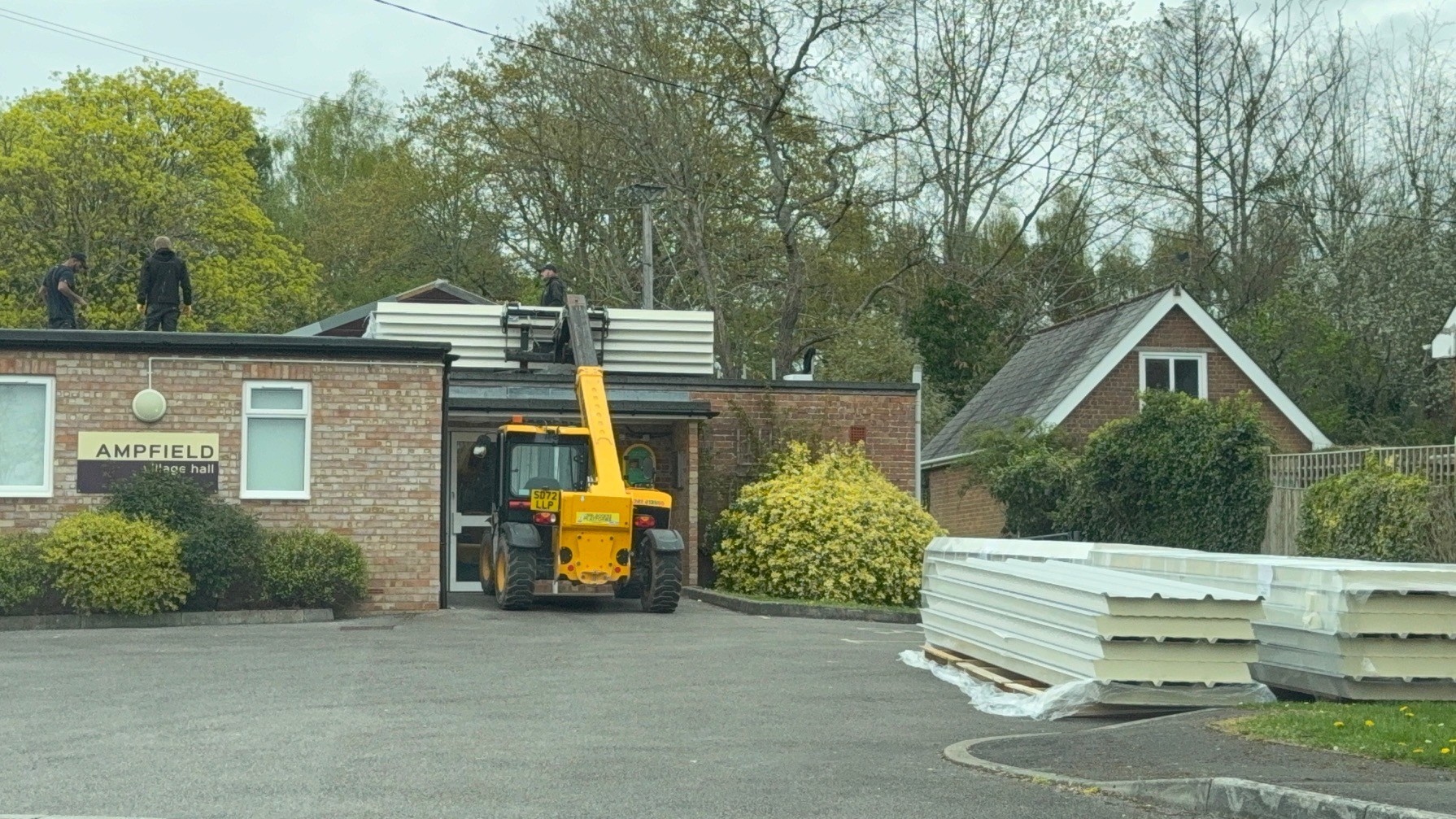 Positioning onto the roof