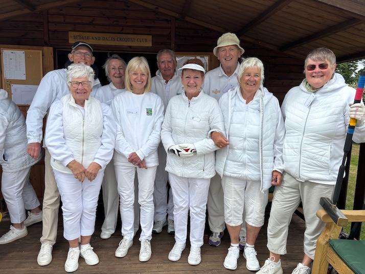 Team v Dales (Away) Back Row - Colin Philpott, Jenny Crossland, Trevor Wood (Capt), Derek Jeary,; Front Row - Pauline Houseman, Hilary Philpott, Lesley Wood, Gill Brent, Jo-Anne Hughes. Team v Dales (Away) Back Row - Colin Philpott, Jenny Crossland, Trevor Wood (Capt), Derek Jeary,; Front Row - Pauline Houseman, Hilary Philpott, Lesley Wood, Gill Brent, Jo-Anne Hughes.