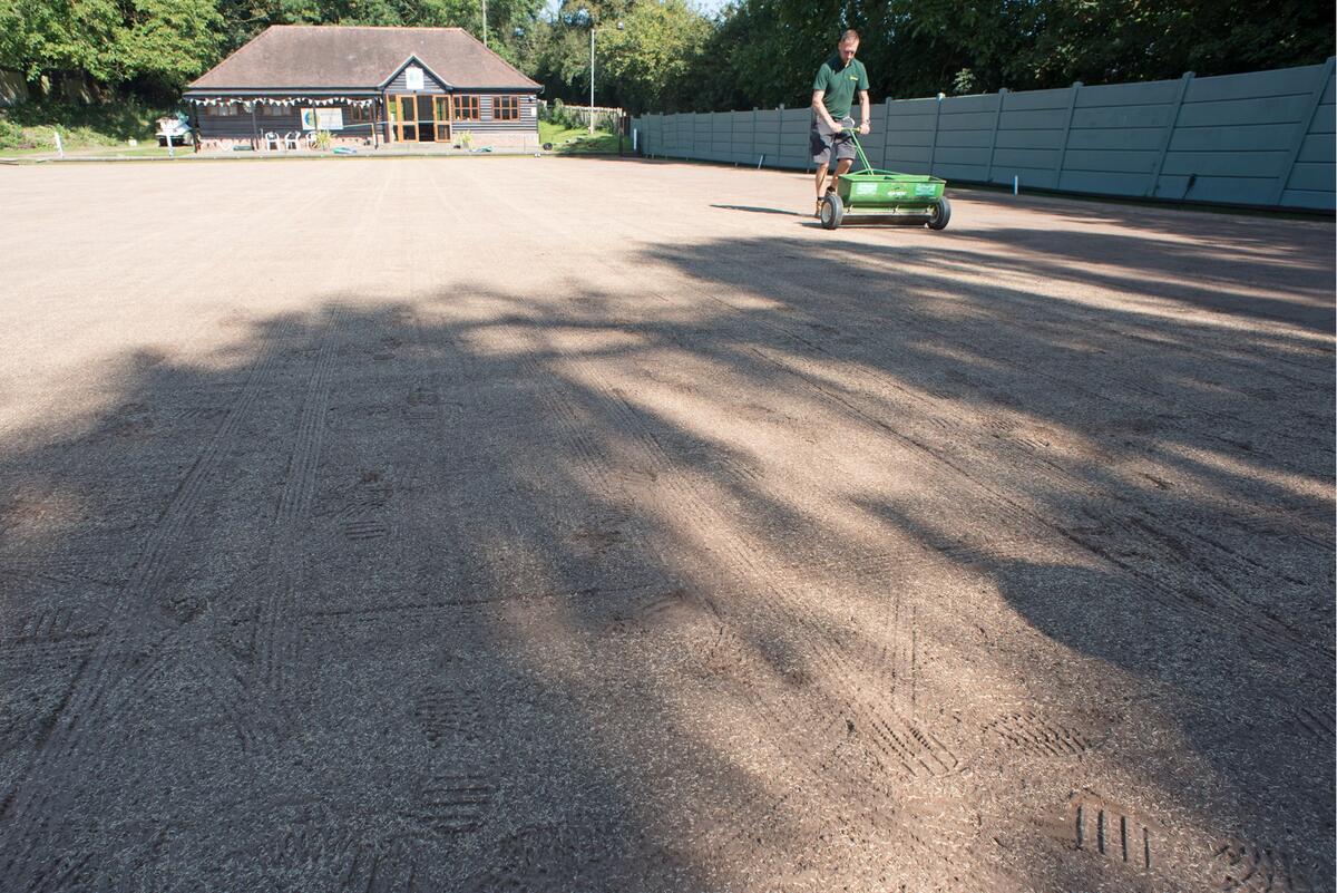 2023, Sep. - Spreading fertiliser.