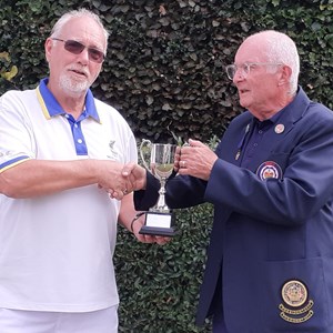 Ivan Robb Memorial Trophy Winner Simon Batcheler, with P&D President