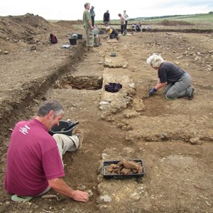 The external wall in trench 4 gradually appears!
