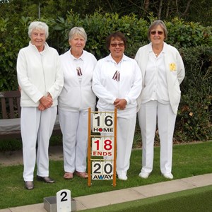 Ladies Pairs Final: L-R Pat Dahlgren and Pauline Lines and winners Lai Parsons and Denise Judge