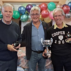 Yardstick winner Gus Edwards (r) and Finalist Bill Draycott being presented their Trophies by Paul Ugo