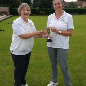 Ladies 2 wood winner Liz Dyer on right with runner up Colleen Laker