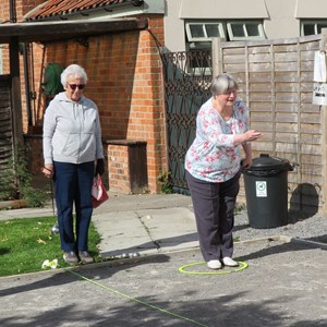 Alison and Gabrielle play the second qualifier.