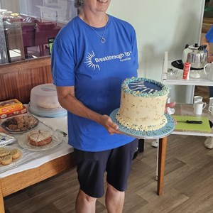 Liz with her Presidential cake