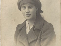 Florence Gould, daughter of the vicar of North Collingham c 1916