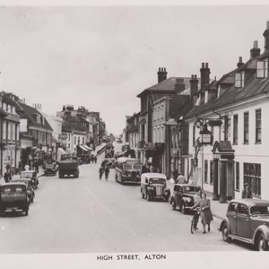High Street - Postmarked 10.05.1952
