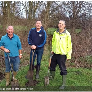 Volunteers clear the grips at the Dogs Mouth