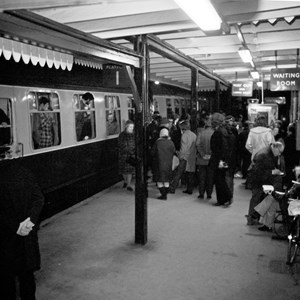 Last BR Watercress Line Train at Alton Station, 4 Feb 1973