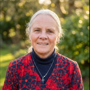 Carole Hampson, Committee Member