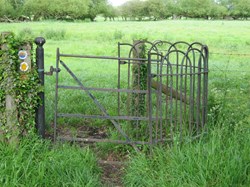Kissing gate, The Green