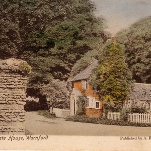Toll Gate House, 1908. Photo taken from A32 corner with Lippen Lane looking south.