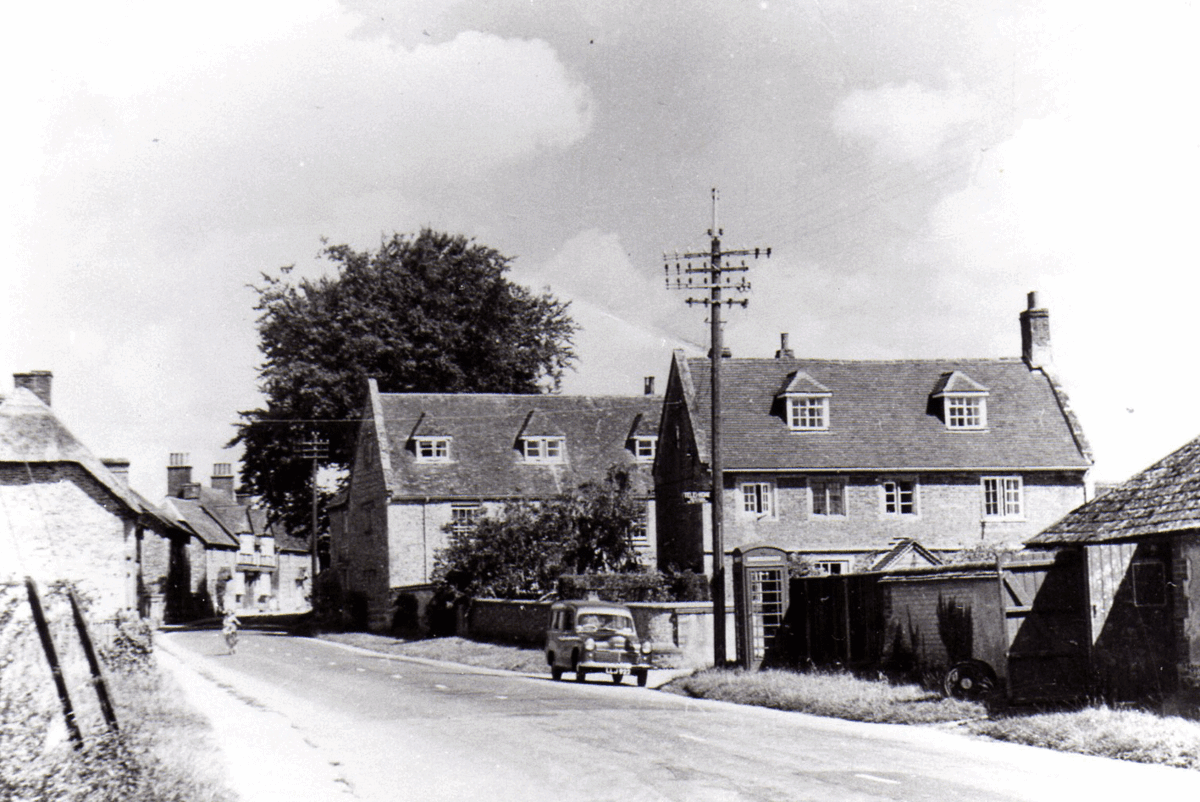 Springside is the first house on the left -Please send any better photos to the Webmaster!