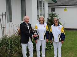 Fred Berry Cup winner Sue McKay and runner up Jenny Lang with President John Newland